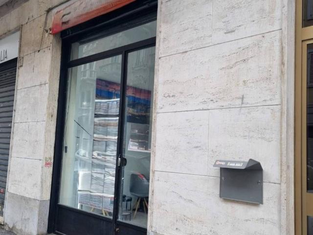 Locale Commerciale in vendita a Circoscrizione 3, Piemonte