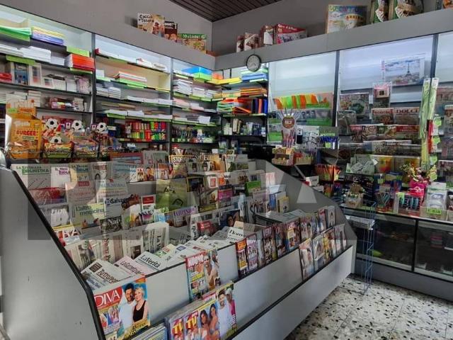 Locale Commerciale in vendita a Cavoretto, Piemonte