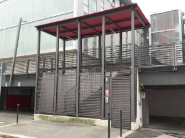 Locale Commerciale in vendita a Circoscrizione 5, Piemonte