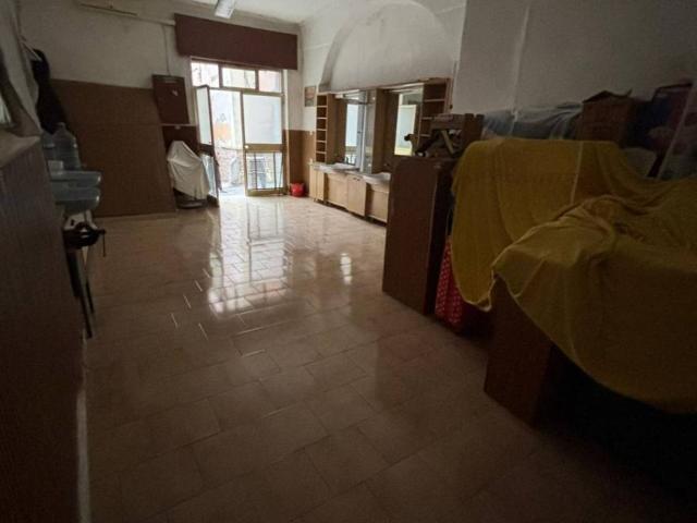 Locale Commerciale in vendita a Terravecchia, Torre Annunziata