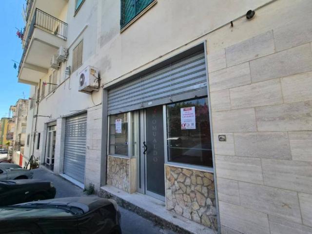 Locale Commerciale in vendita a Fuori Porta, Torre Annunziata