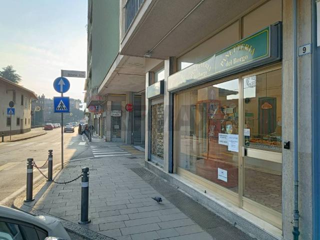 Locale Commerciale in vendita a Torre Boldone, Lombardia