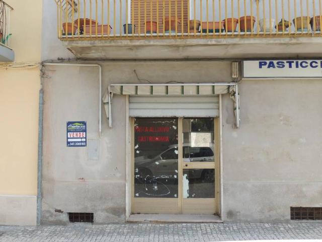 Locale Commerciale in vendita a Torre De' Passeri, Abruzzo