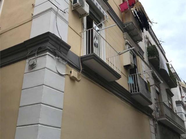 Locale Commerciale in vendita a Sant'Antonio, Torre Del Greco