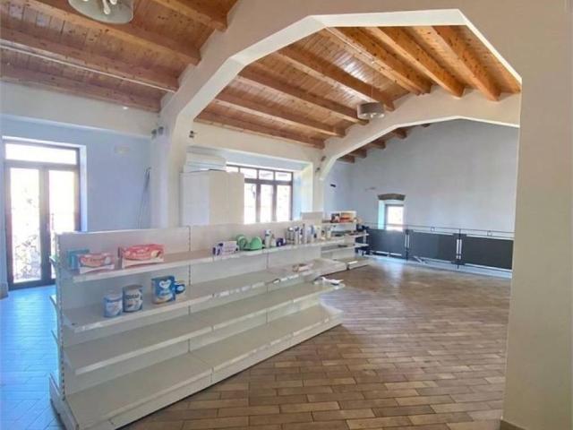 Locale Commerciale in vendita a Torregrotta, Sicilia