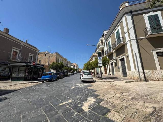 Locale Commerciale in vendita a Puglia, Foggia