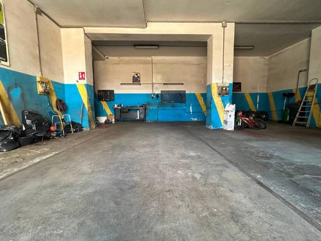 Locale Commerciale in vendita a Puglia, Foggia
