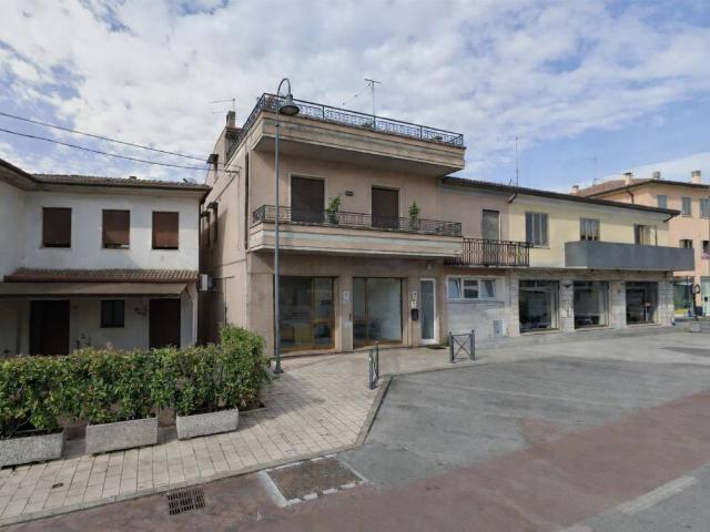 Locale Commerciale in vendita a Torri Di Quartesolo, Veneto