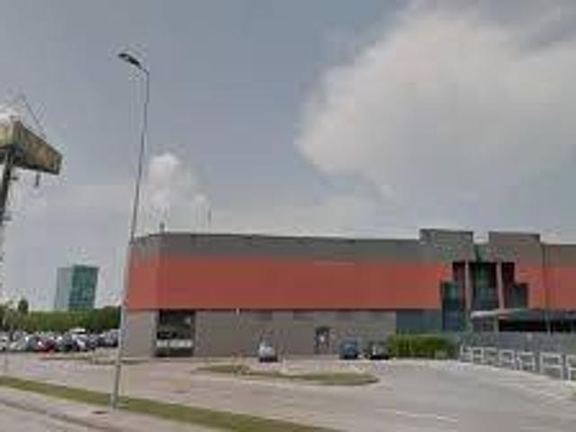 Locale Commerciale in vendita a Lerino, Torri Di Quartesolo