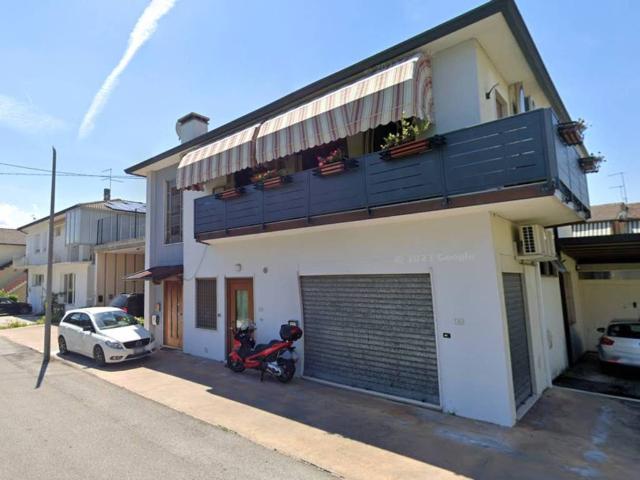 Locale Commerciale in vendita a Lerino, Torri Di Quartesolo