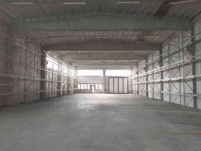 Locale Commerciale in vendita a Torrile, San Polo