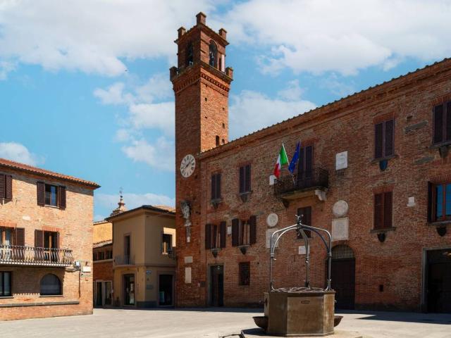 Locale Commerciale in vendita a Torrita, Toscana
