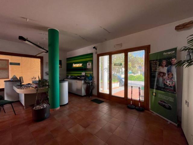 Locale Commerciale in vendita a Zunturinu, Tortolì
