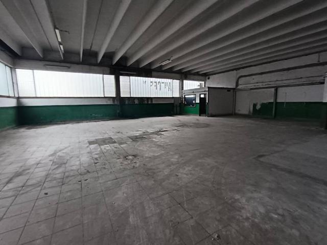 Locale Commerciale in vendita a Piemonte, Alessandria