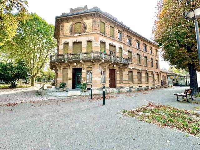 Locale Commerciale in vendita a Piemonte, Alessandria