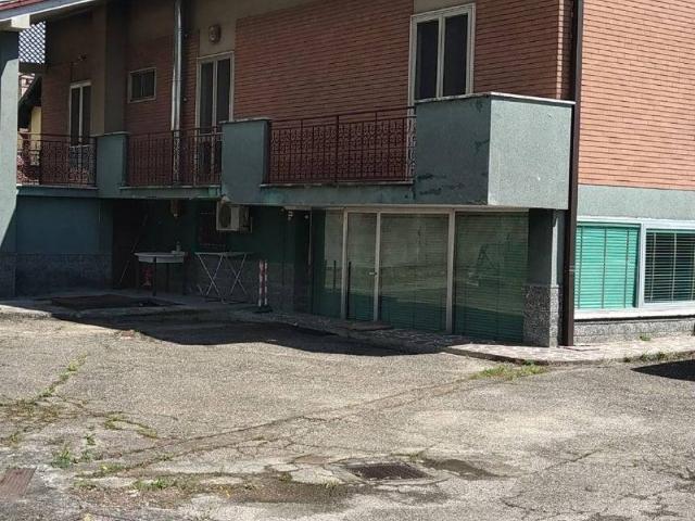 Locale Commerciale in vendita a Piemonte, Alessandria