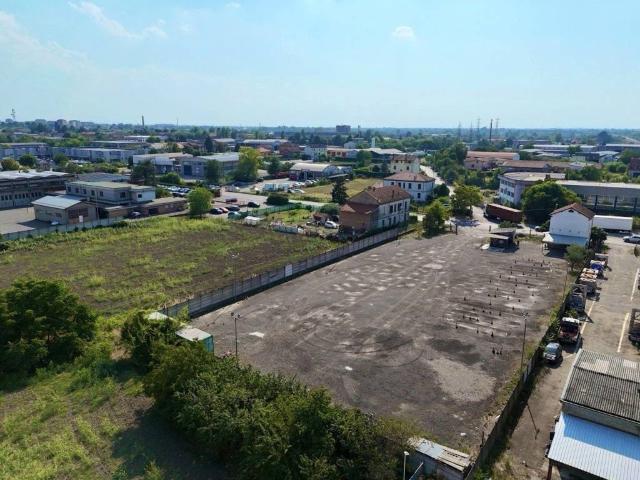 Locale Commerciale in vendita a Piemonte, Alessandria