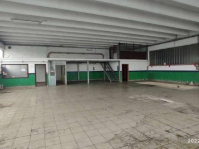 Locale Commerciale in vendita a Piemonte, Alessandria