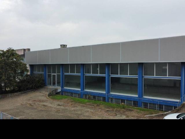 Locale Commerciale in vendita a Piemonte, Alessandria