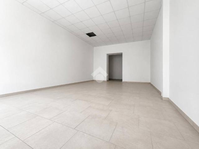 Locale Commerciale in vendita a Piemonte, Alessandria