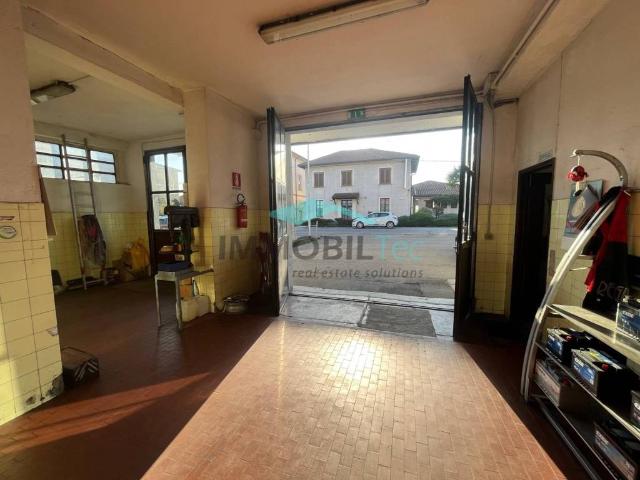 Locale Commerciale in vendita a Lodula, Tradate