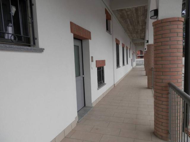 Locale Commerciale in vendita a Tradate, Lombardia