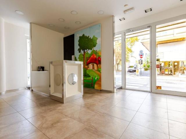 Locale Commerciale in vendita a Barnasc, Tradate