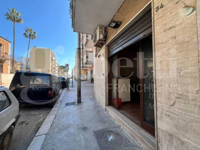 Locale Commerciale in vendita a Trani, Barletta-Andria-Trani