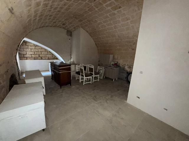 Locale Commerciale in vendita a Puglia, Barletta-andria-trani