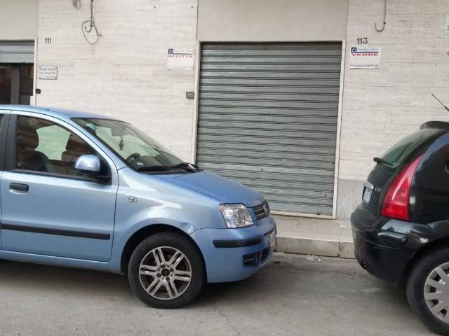 Locale Commerciale in vendita a Puglia, Barletta-andria-trani