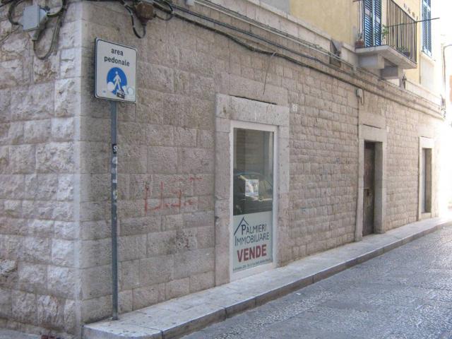 Locale Commerciale in vendita a Trani, Barletta-Andria-Trani
