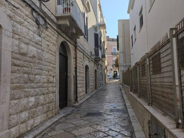 Locale Commerciale in vendita a Trani, Barletta-Andria-Trani
