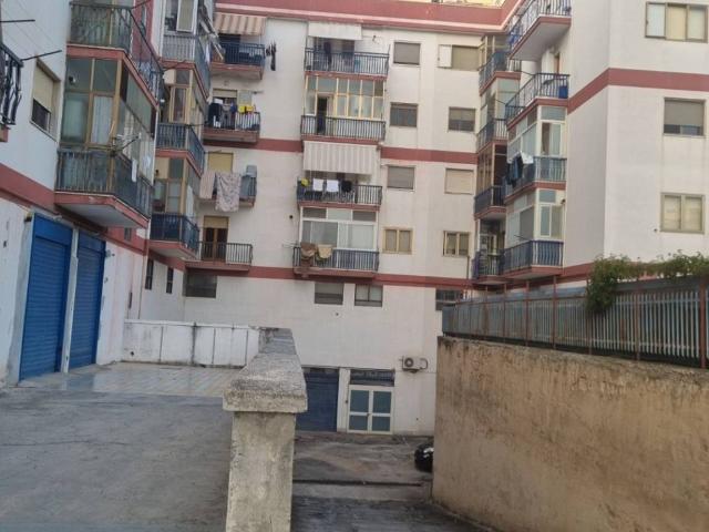 Locale Commerciale in vendita a Puglia, Barletta-andria-trani