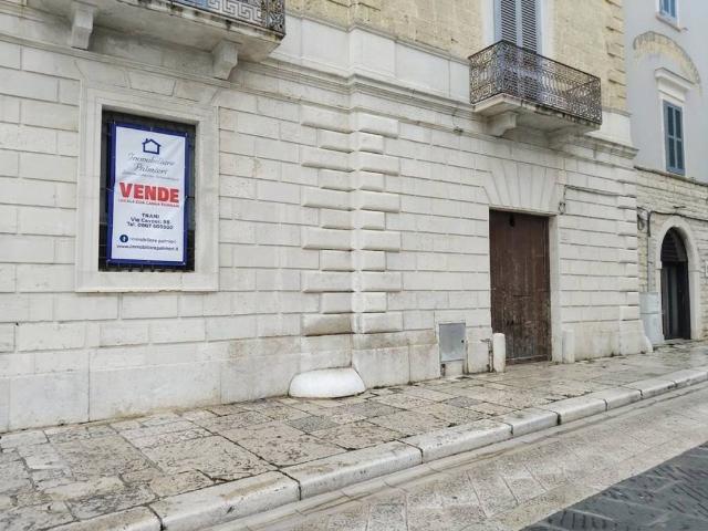Locale Commerciale in vendita a Puglia, Barletta-andria-trani