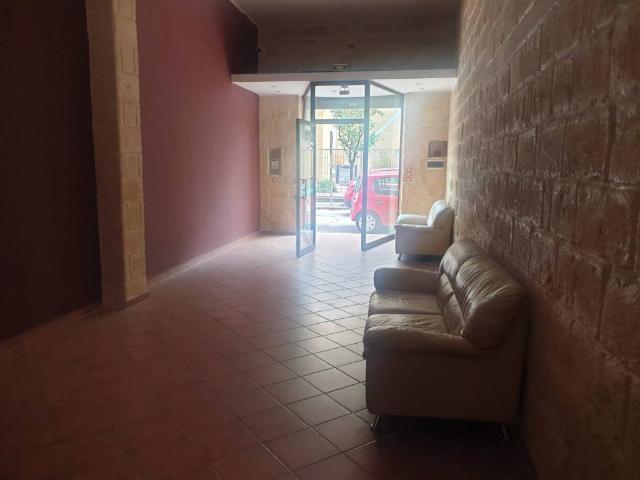 Locale Commerciale in vendita a Puglia, Barletta-andria-trani