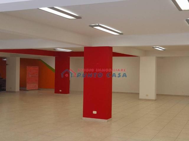 Locale Commerciale in vendita a Trapani, Sicilia
