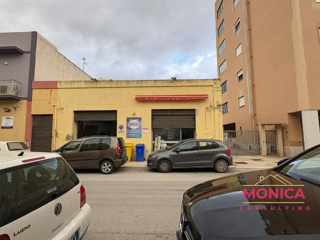 Locale Commerciale in vendita a Trapani, Sicilia