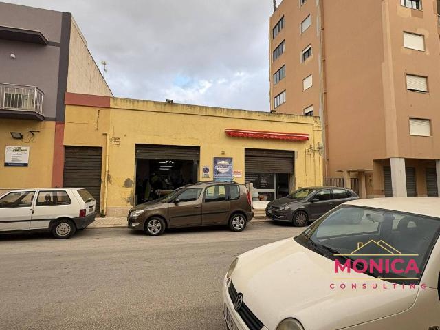 Locale Commerciale in vendita a Trapani, Sicilia