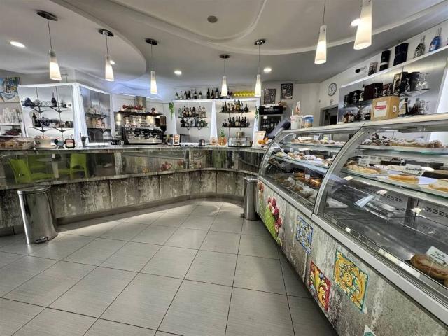 Locale Commerciale in vendita a Trapani, Sicilia