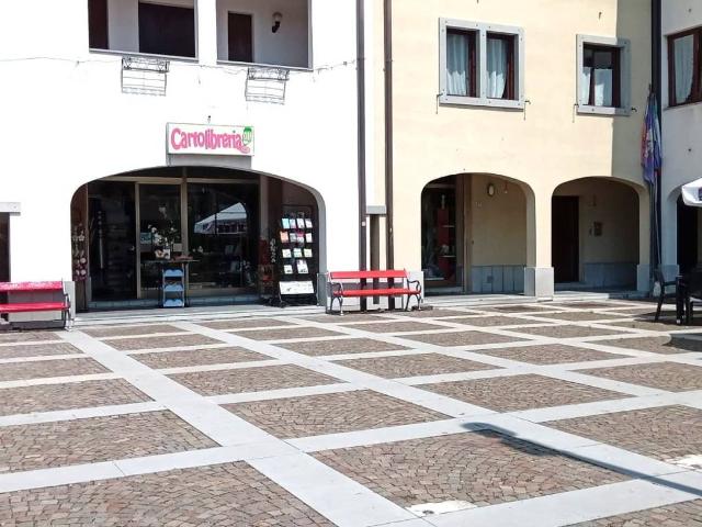 Locale Commerciale in vendita a Trasaghis, Friuli-Venezia Giulia