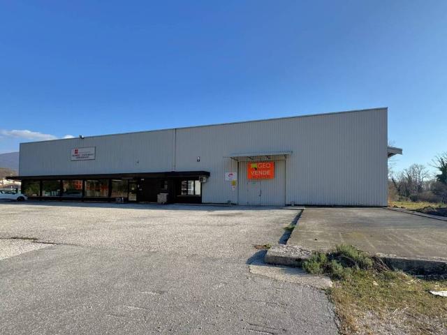 Locale Commerciale in vendita a Trasaghis, Friuli-Venezia Giulia