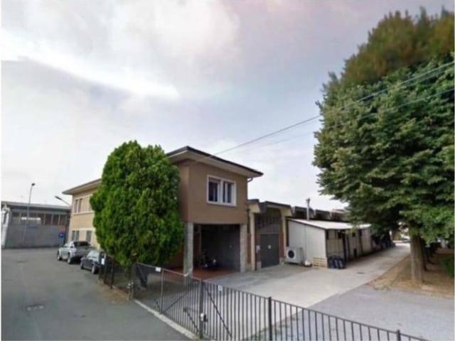Locale Commerciale in vendita a Rotta, Travacò Siccomario