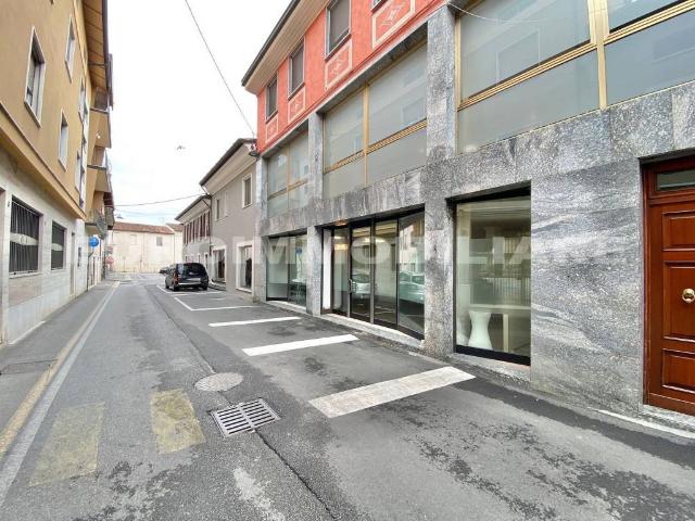 Locale Commerciale in vendita a Travagliato, Lombardia