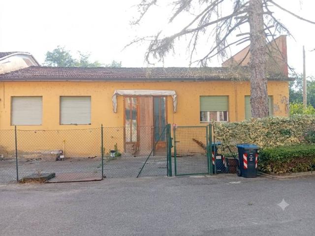 Locale Commerciale in vendita a Traversetolo, Reggio Emilia