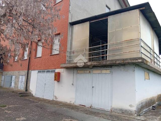 Locale Commerciale in vendita a Traversetolo, Reggio Emilia