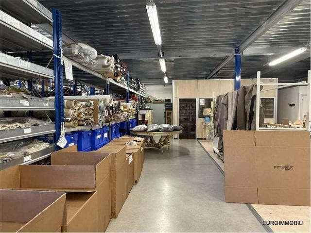 Locale Commerciale in vendita a Traversetolo, Reggio Emilia