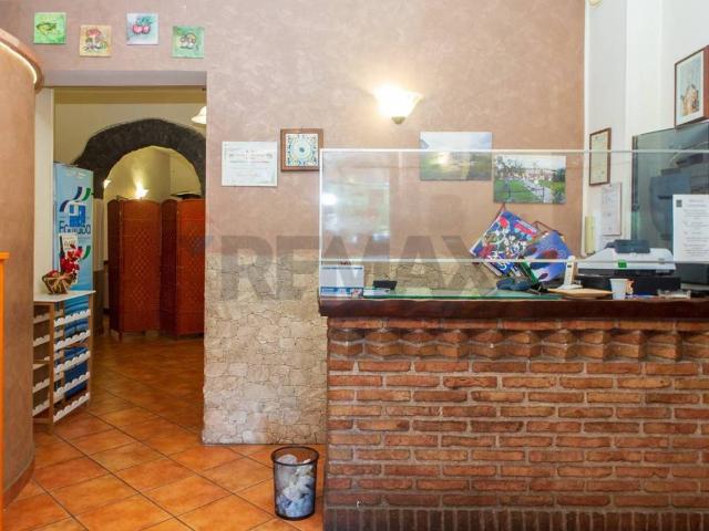 Locale Commerciale in vendita a Sant'Alfio, Trecastagni