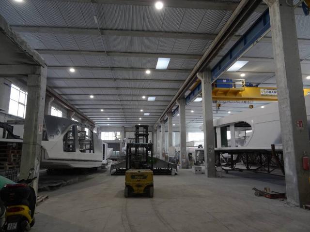 Locale Commerciale in vendita a Trecastelli, Marche