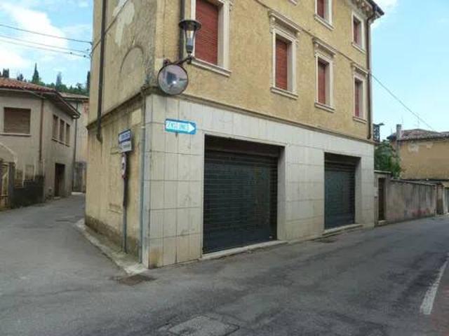 Locale Commerciale in vendita a Tregnago, Veneto