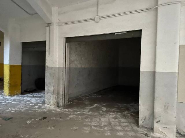 Locale Commerciale in vendita a Canalicchio, Tremestieri Etneo